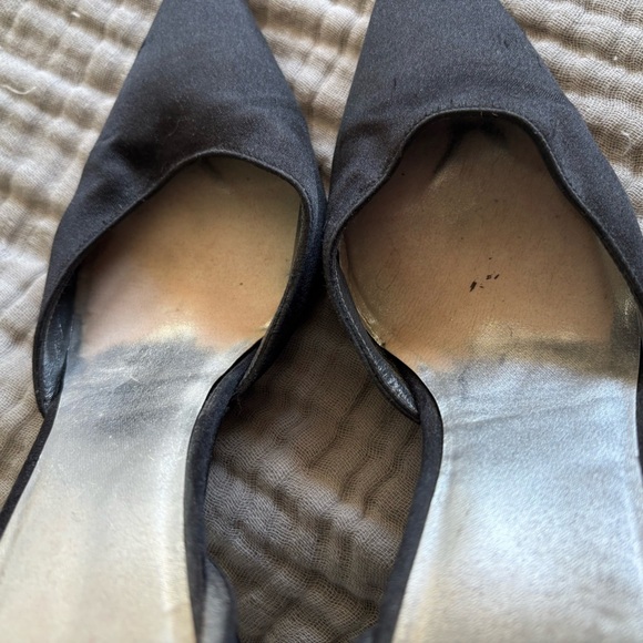 Stuart Weitzman Women’s 39 Vintage Black Point Toe Pumps Back Bow Satin Dressy - Picture 7 of 11